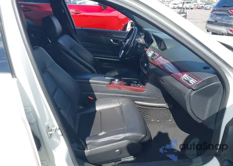 2014 Mercedes-Benz E 350 z USA, uszkodzony, nr VIN WDDHF5KB2EA805907